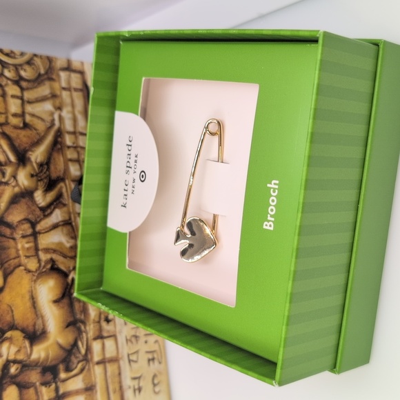 Kate Spade Gold Spade Charm Brooch Safety Pin In Box - Picture 1 of 3